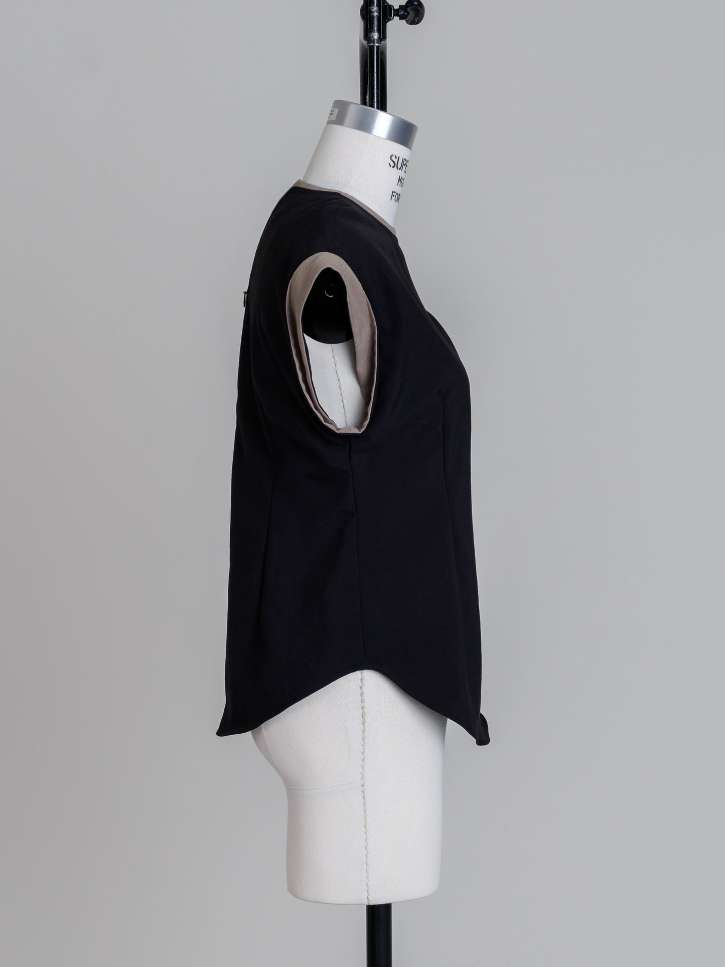 【PRE ORDER】 Brynn/breezy tops