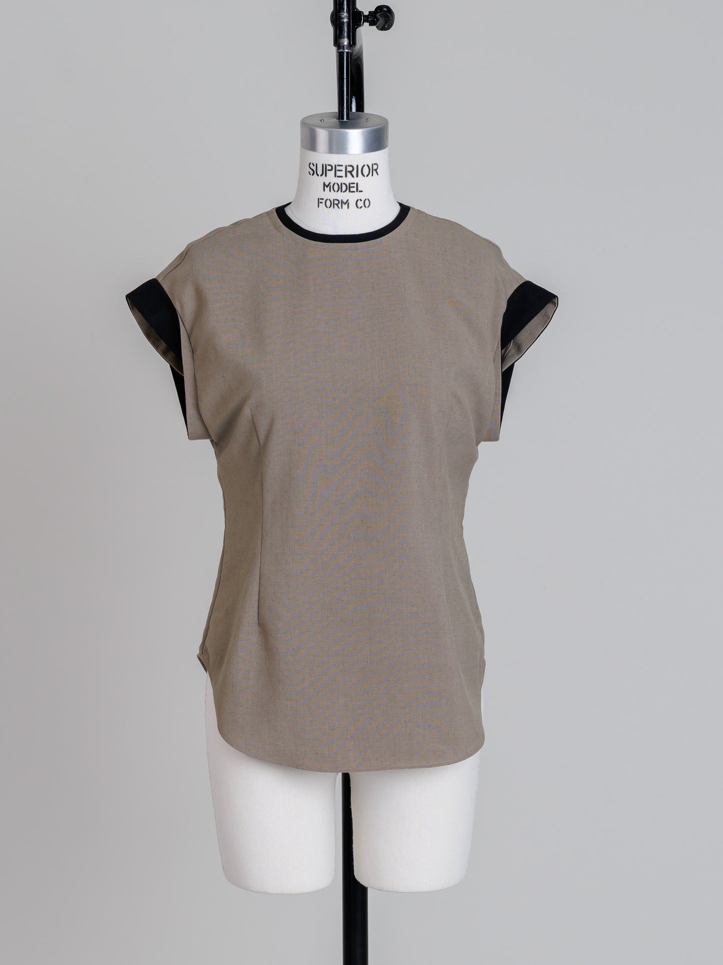 【PRE ORDER】 Brynn/breezy tops