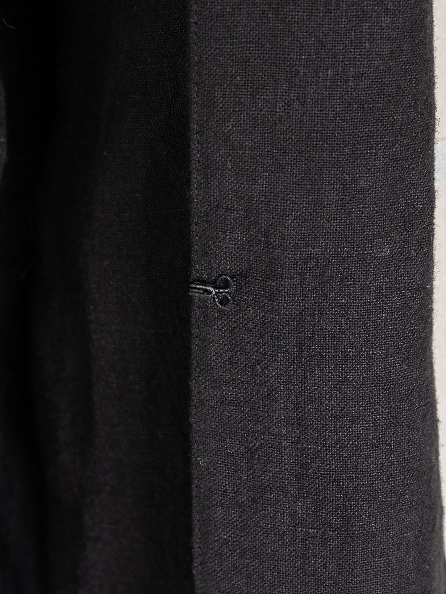 Patricia / floating linen jacket (sand/carbon)