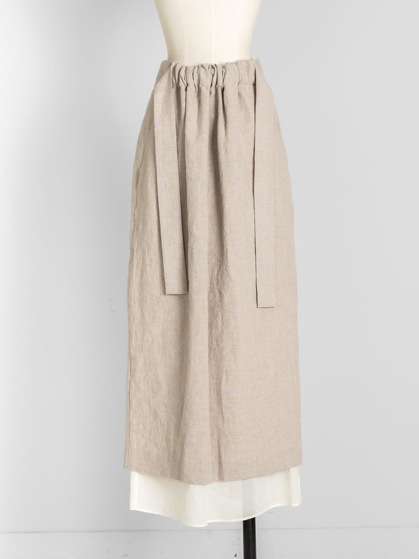 Nina / squeeze linen skirt (sand/carbon/cloud)
