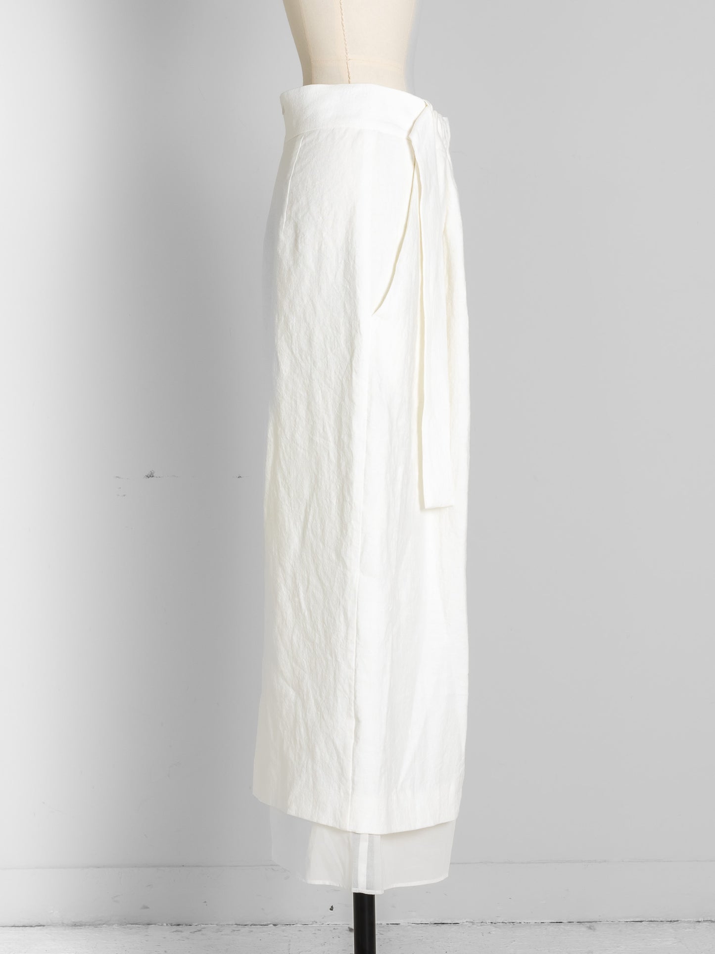 Nina / squeeze linen skirt (sand/carbon/cloud)
