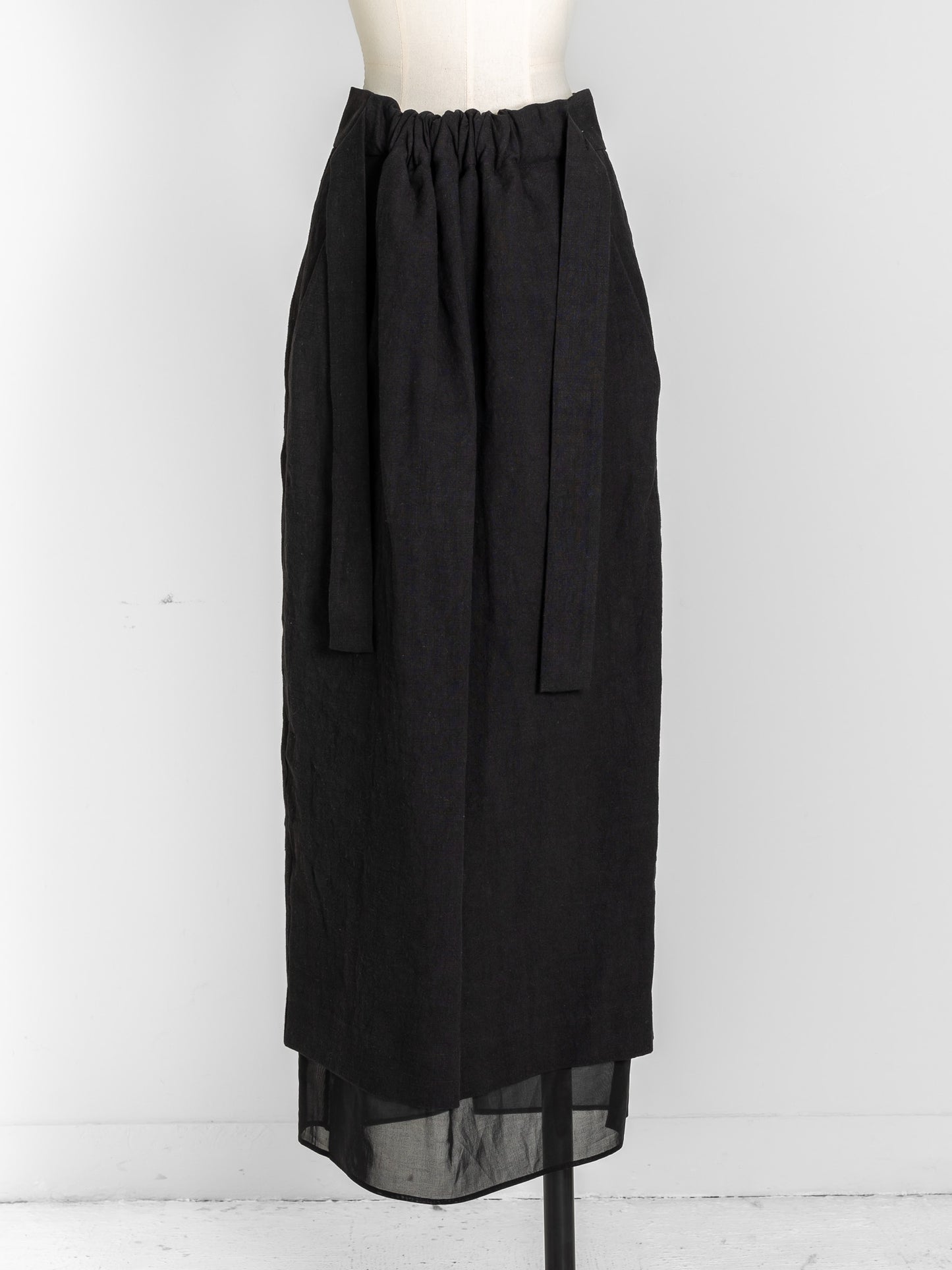 Nina / squeeze linen skirt (sand/carbon/cloud)