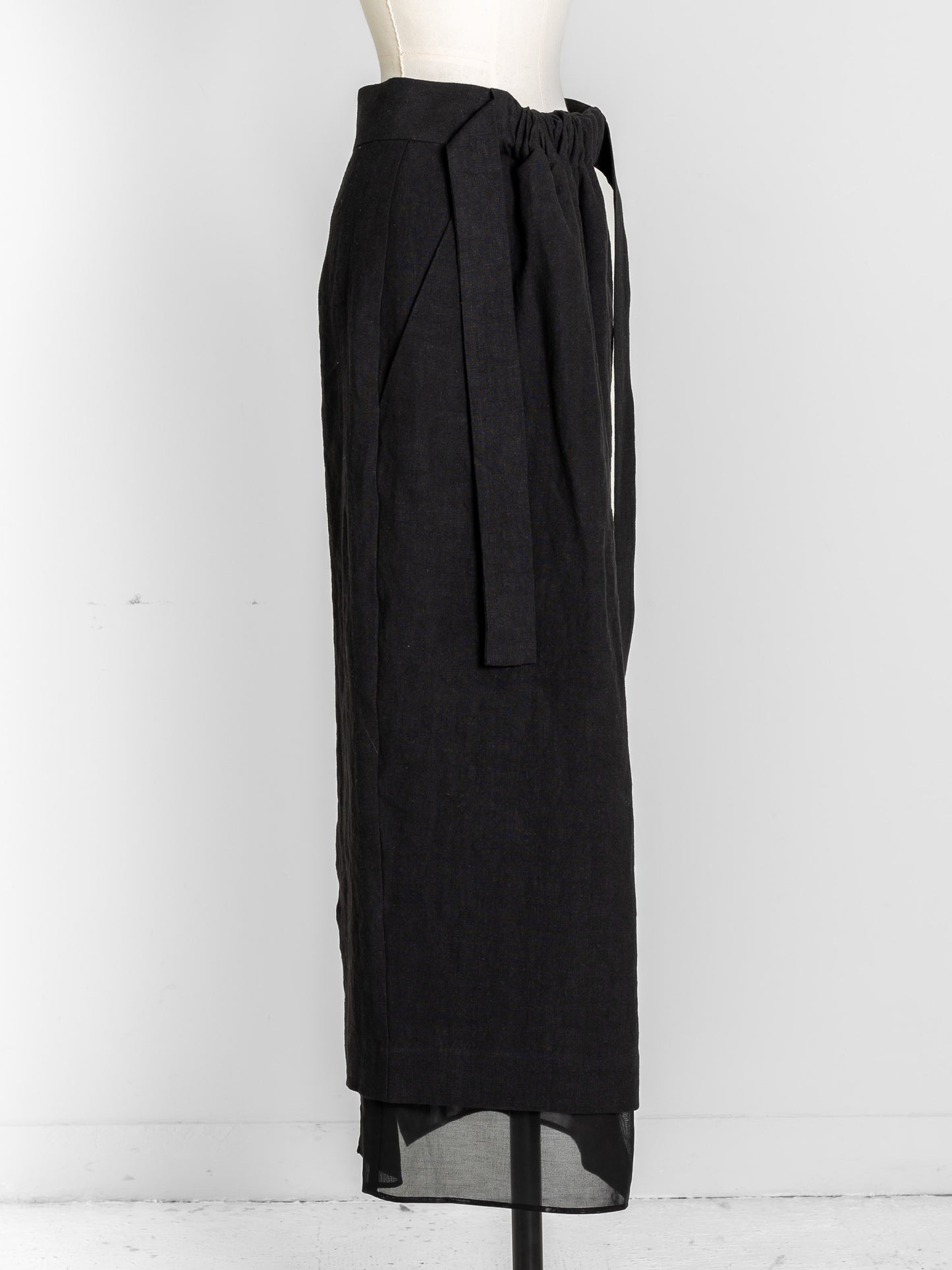 Nina / squeeze linen skirt (sand/carbon/cloud)
