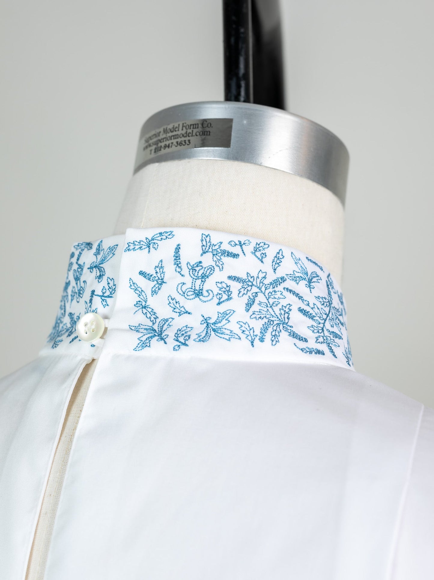 Valentina / blooming embroidery blouse (NAVY×NAVY / WHITE×SMORKY BLUE)