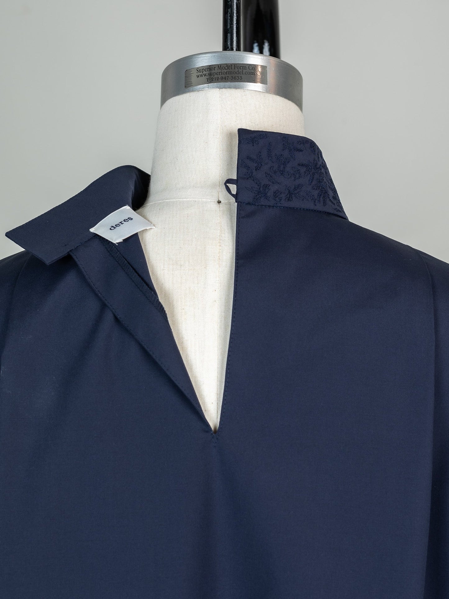 Valentina / blooming embroidery blouse (NAVY×NAVY / WHITE×SMORKY BLUE)
