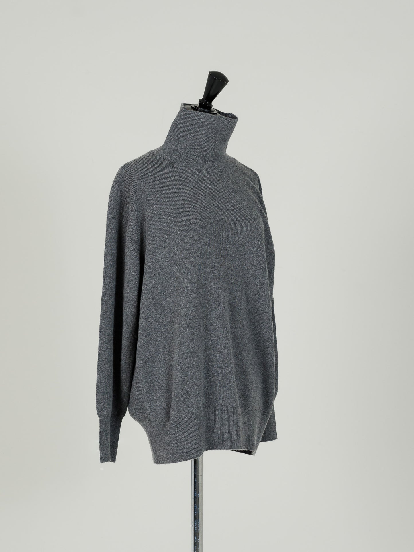 Ashley/back line turtle neck sweater