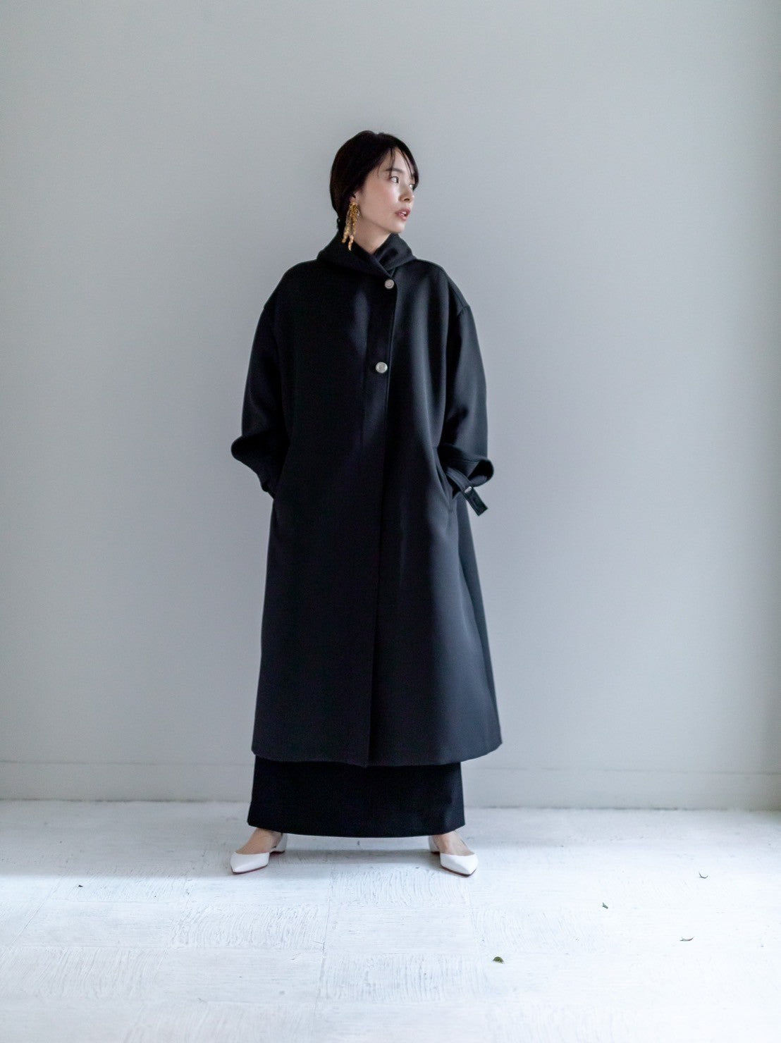 Irene / switch neck feather long coat (perl/midnight/noir)