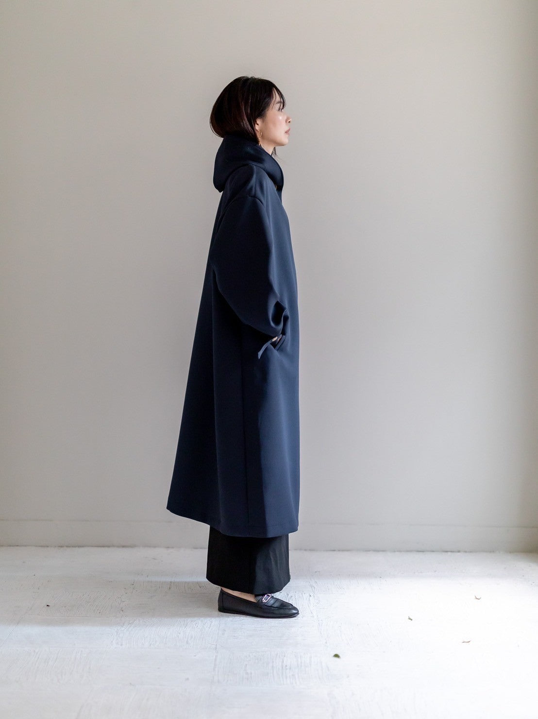 Irene / switch neck feather long coat (perl/midnight/noir)