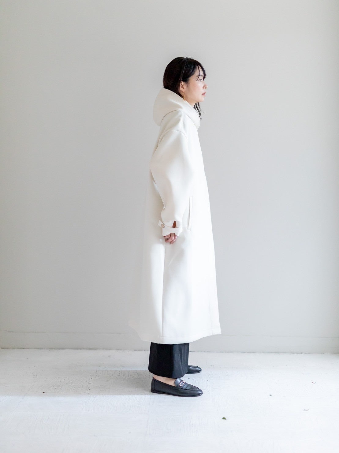 Irene / switch neck feather long coat (perl/midnight/noir)
