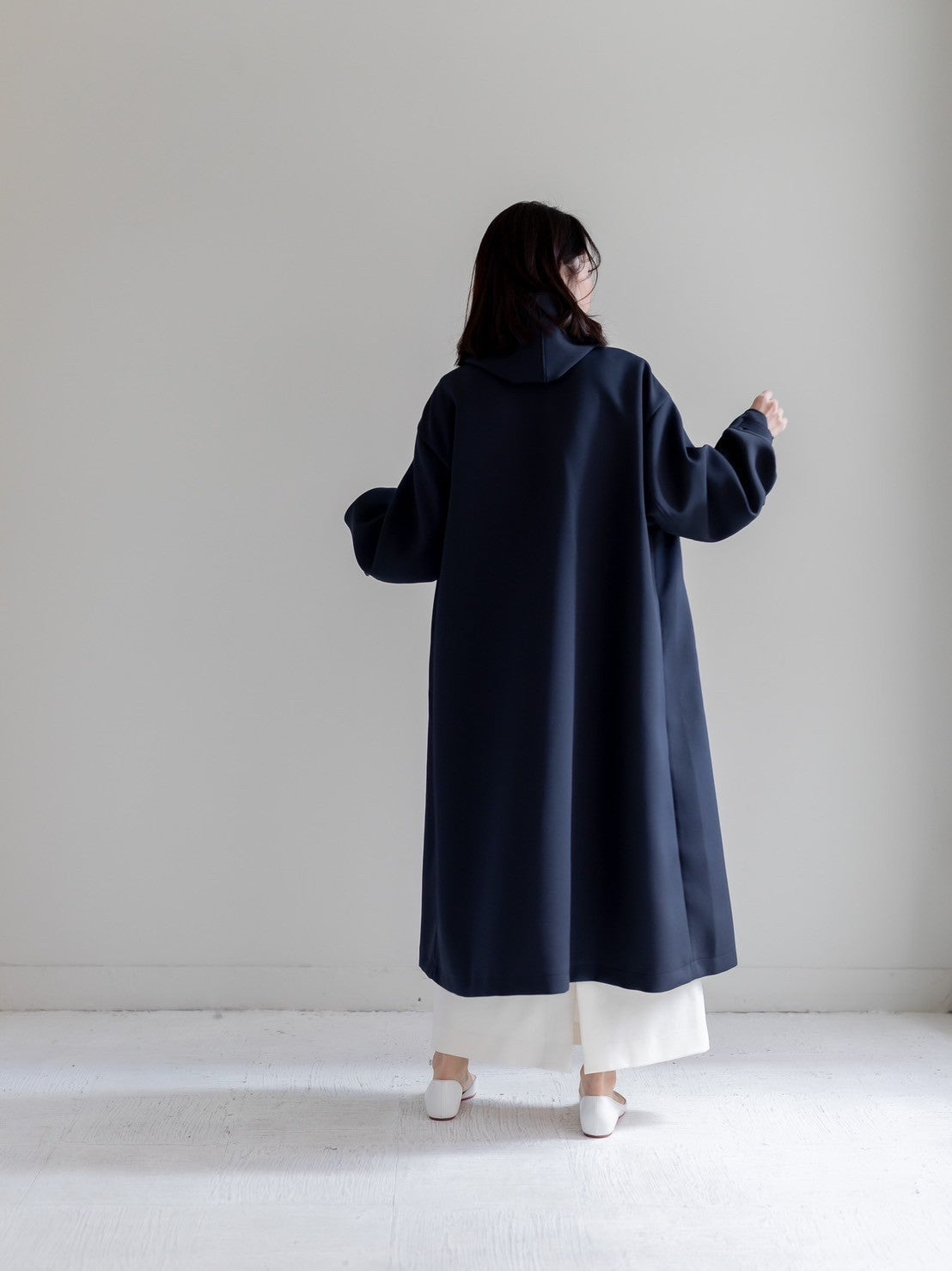 Irene / switch neck feather long coat (perl/midnight/noir)