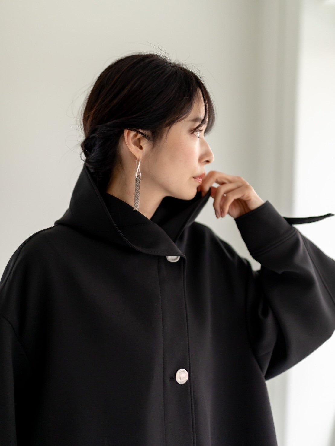 Irene / switch neck feather long coat (perl/midnight/noir)