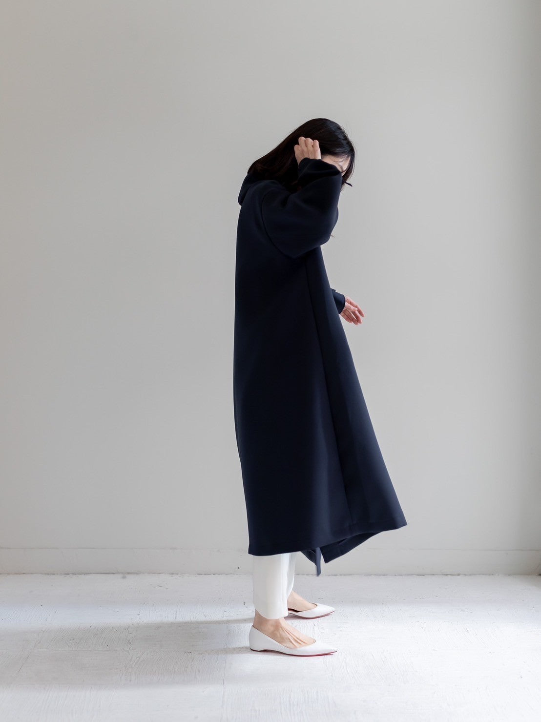 Irene / switch neck feather long coat (perl/midnight/noir)