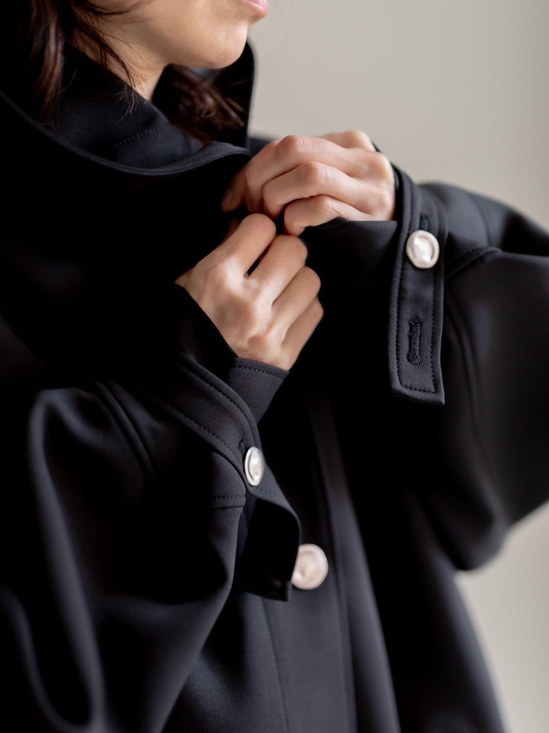 Irene / switch neck feather long coat (perl/midnight/noir)