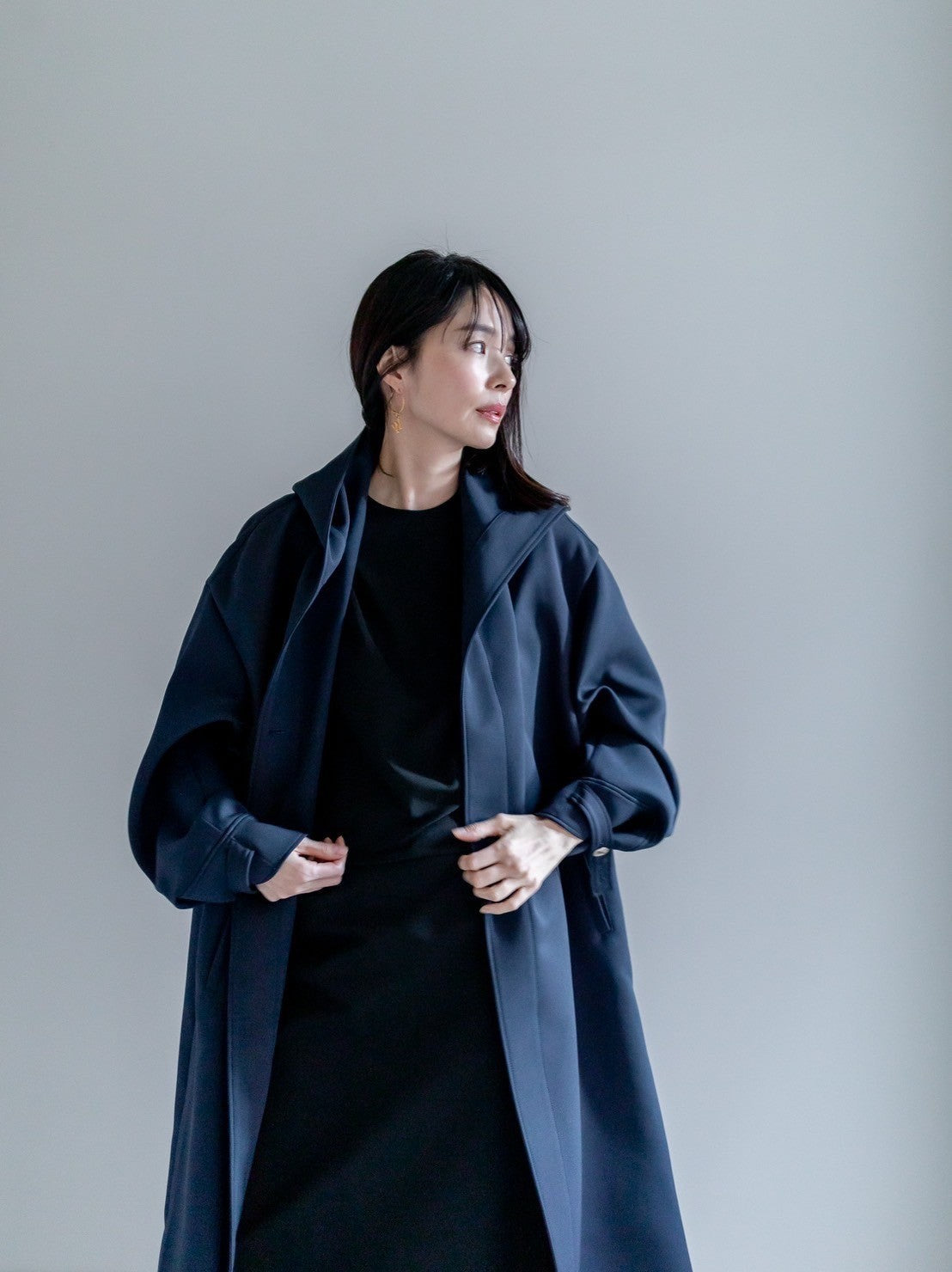 Irene / switch neck feather long coat (perl/midnight/noir)