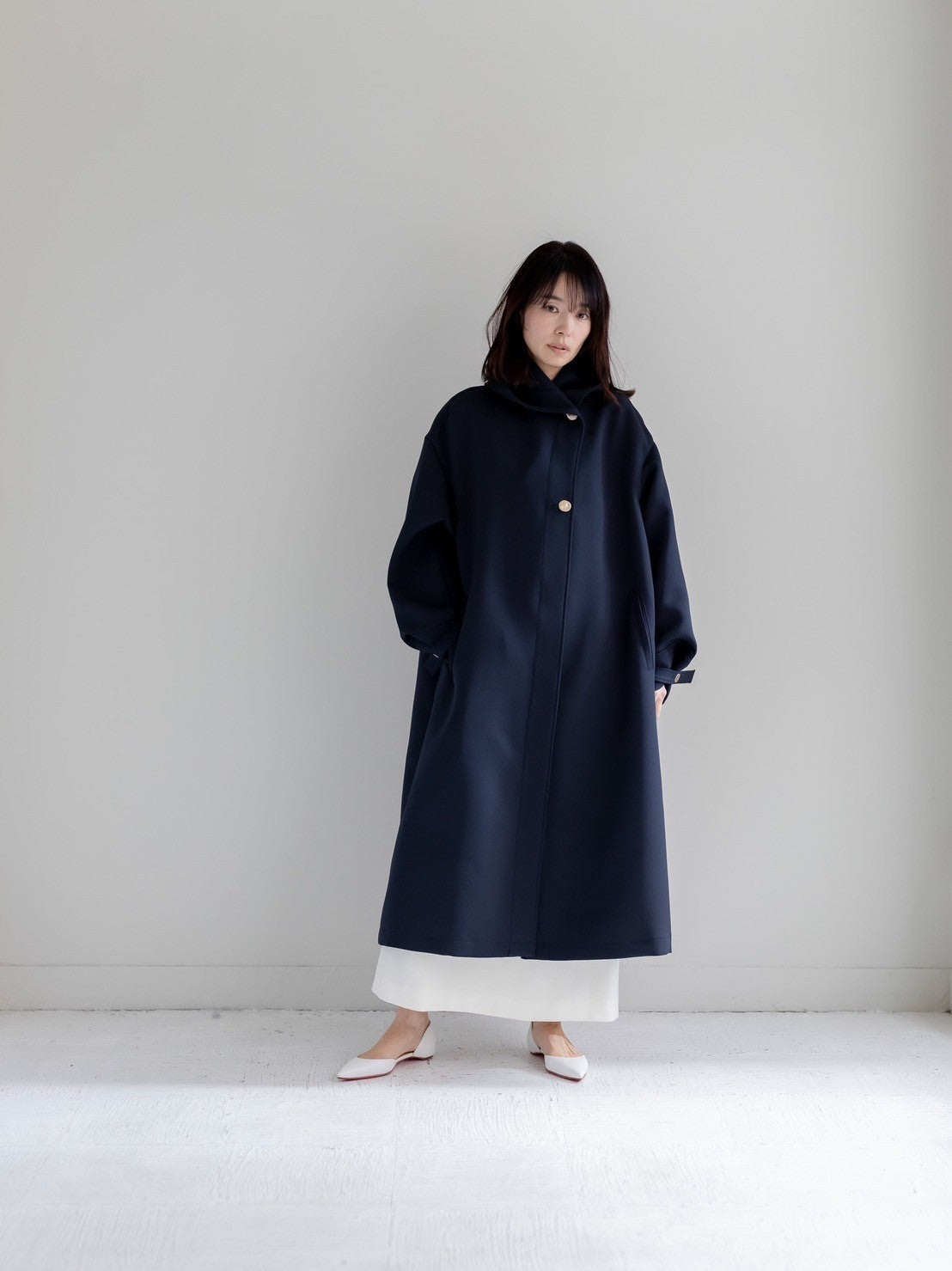Irene / switch neck feather long coat (perl/midnight/noir)