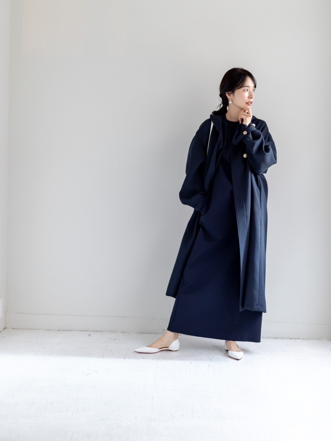 Irene / switch neck feather long coat (perl/midnight/noir)