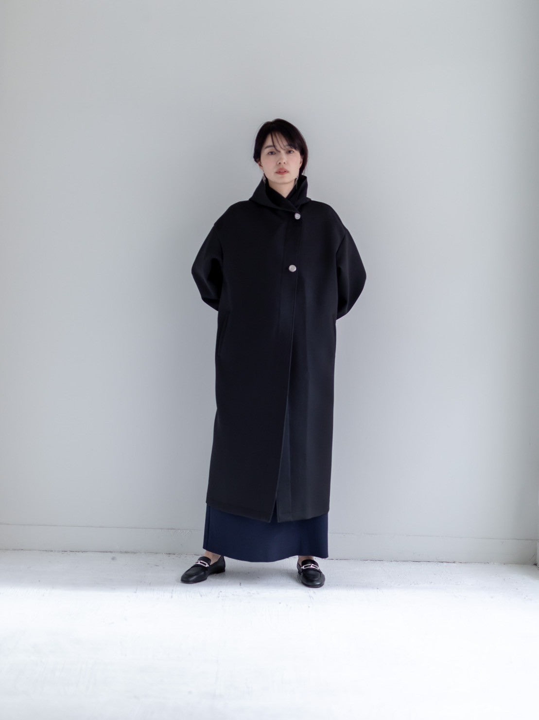 Irene / switch neck feather long coat (perl/midnight/noir)