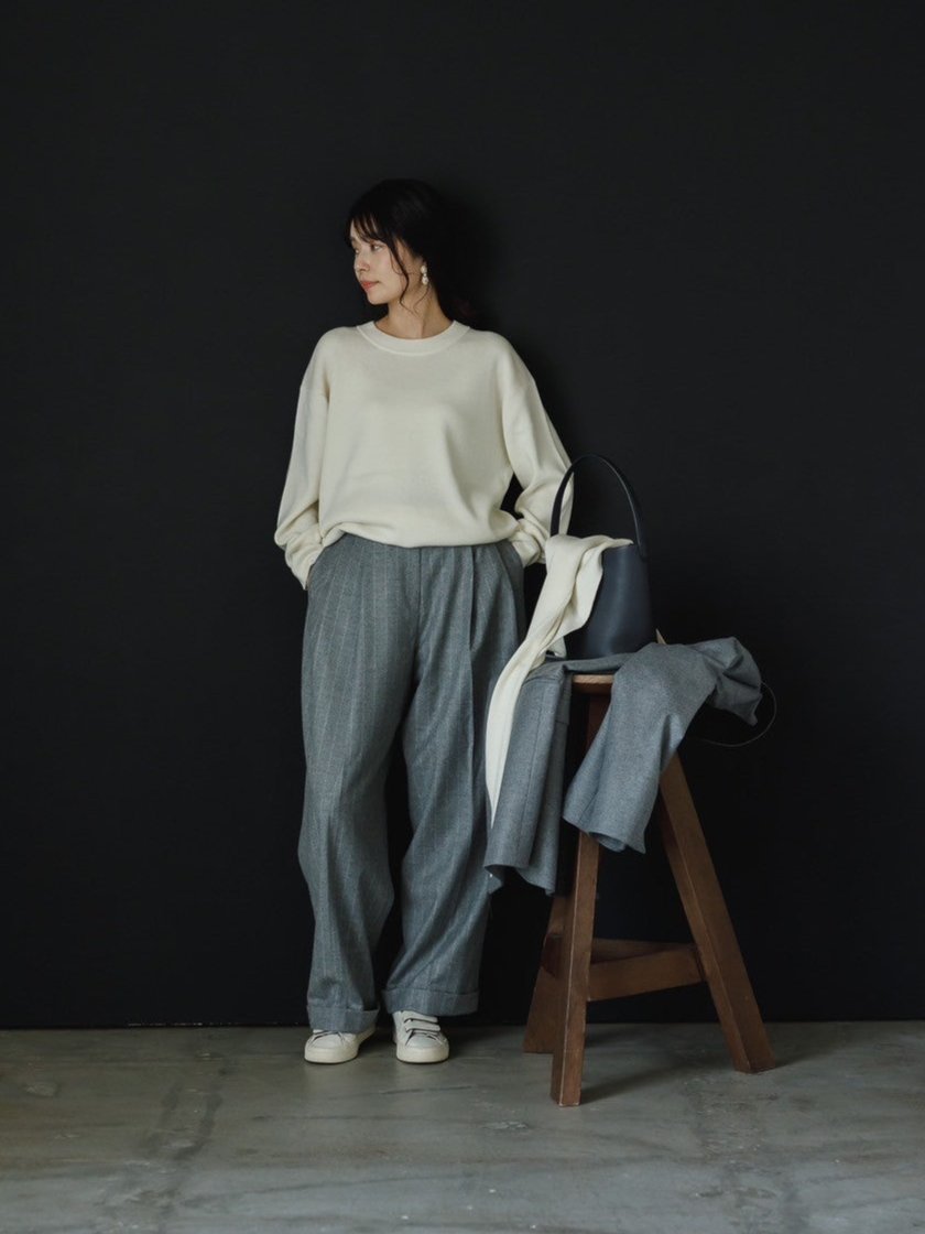 Kalyn/back line crew neck sweater
