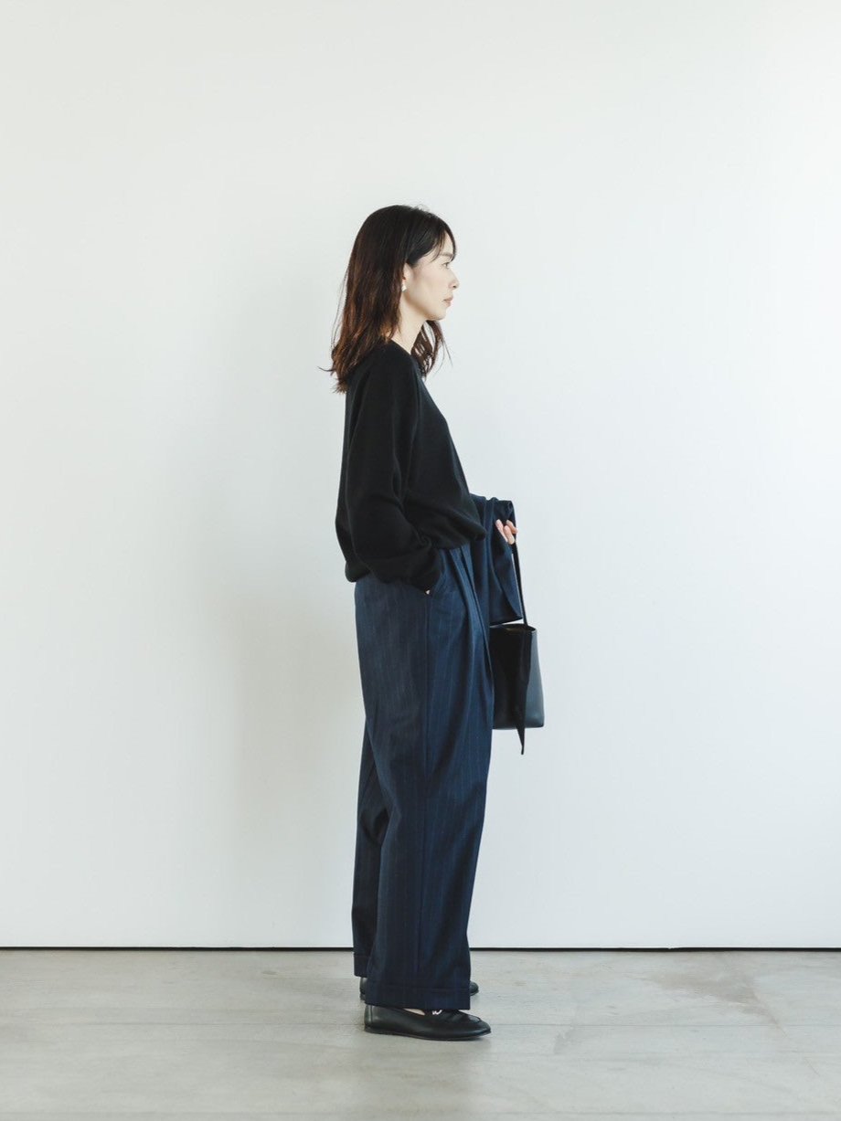 Kalyn/back line crew neck sweater