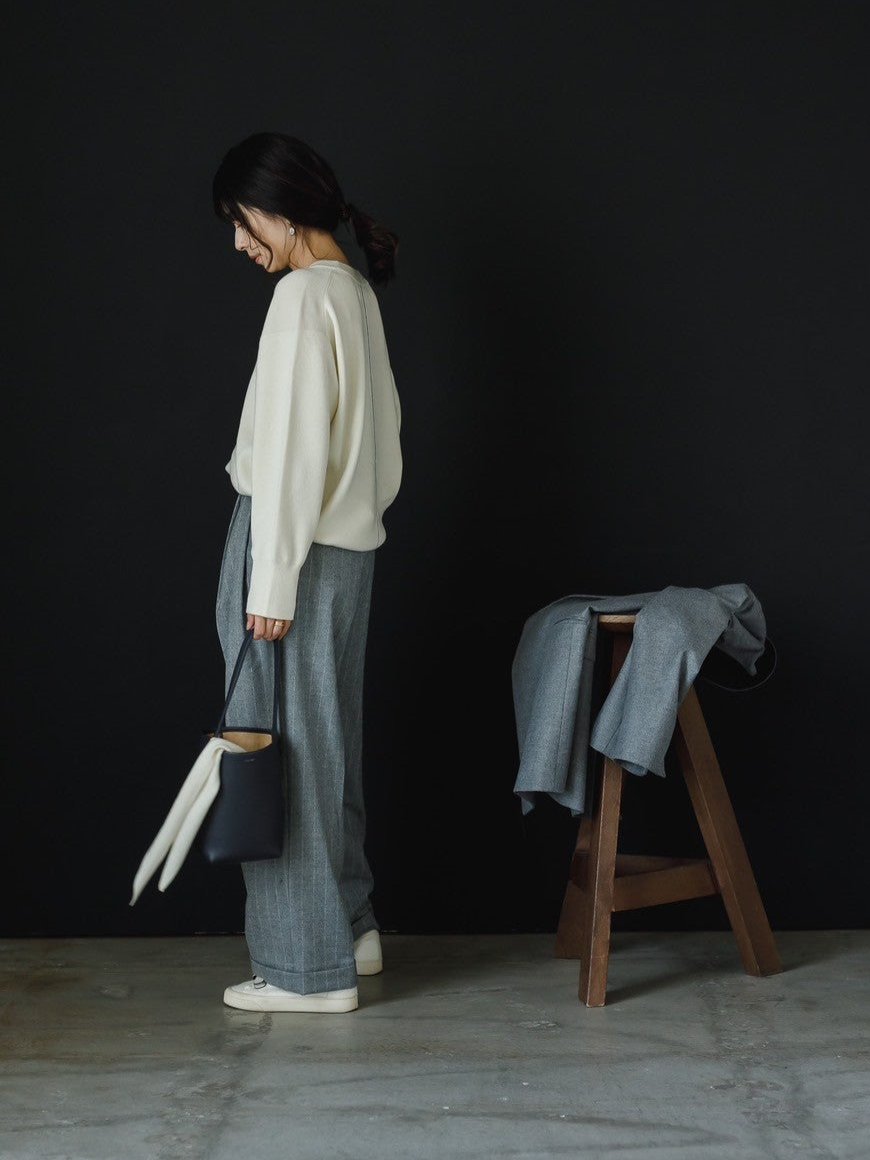 Kalyn/back line crew neck sweater
