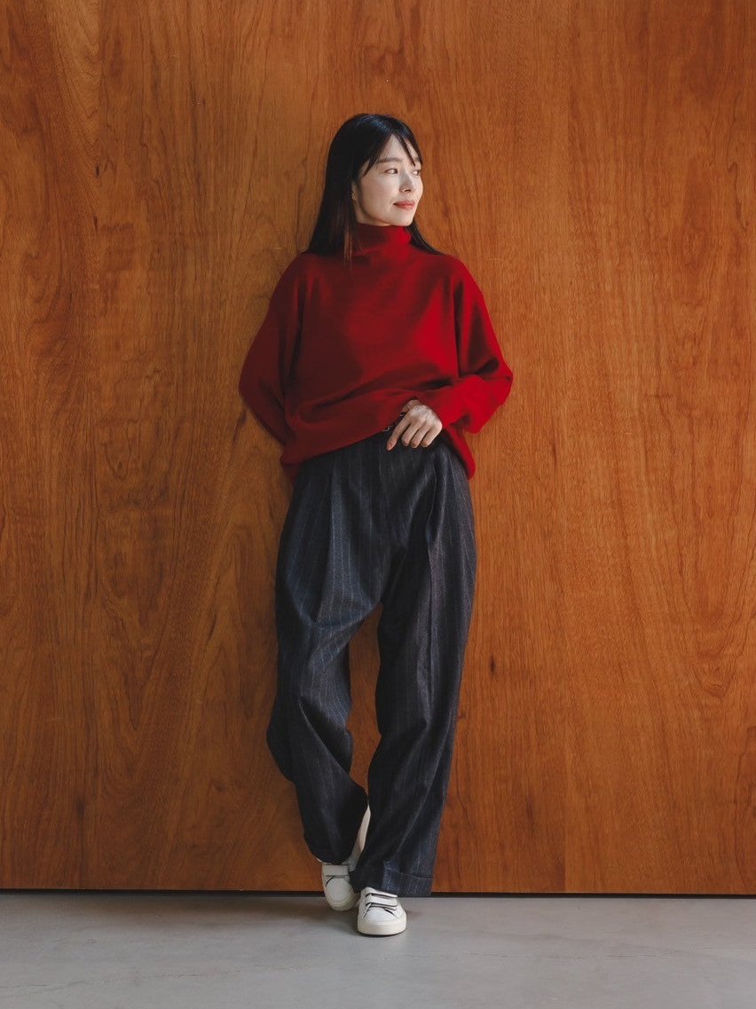 Ashley/back line turtle neck sweater