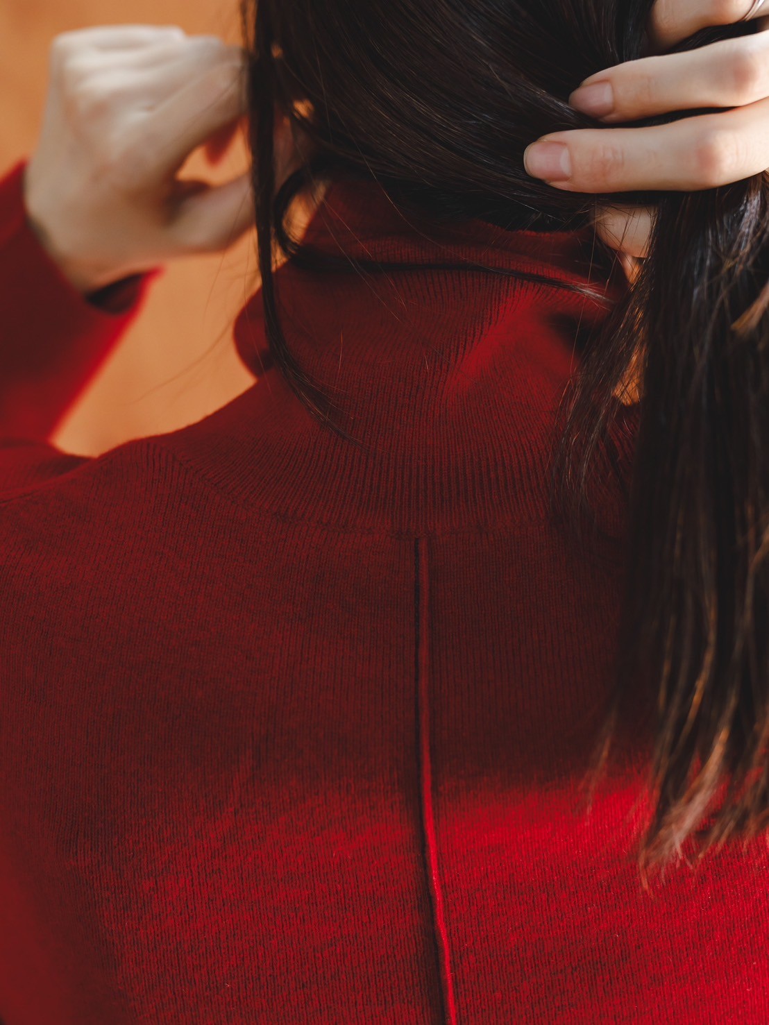 Ashley/back line turtle neck sweater