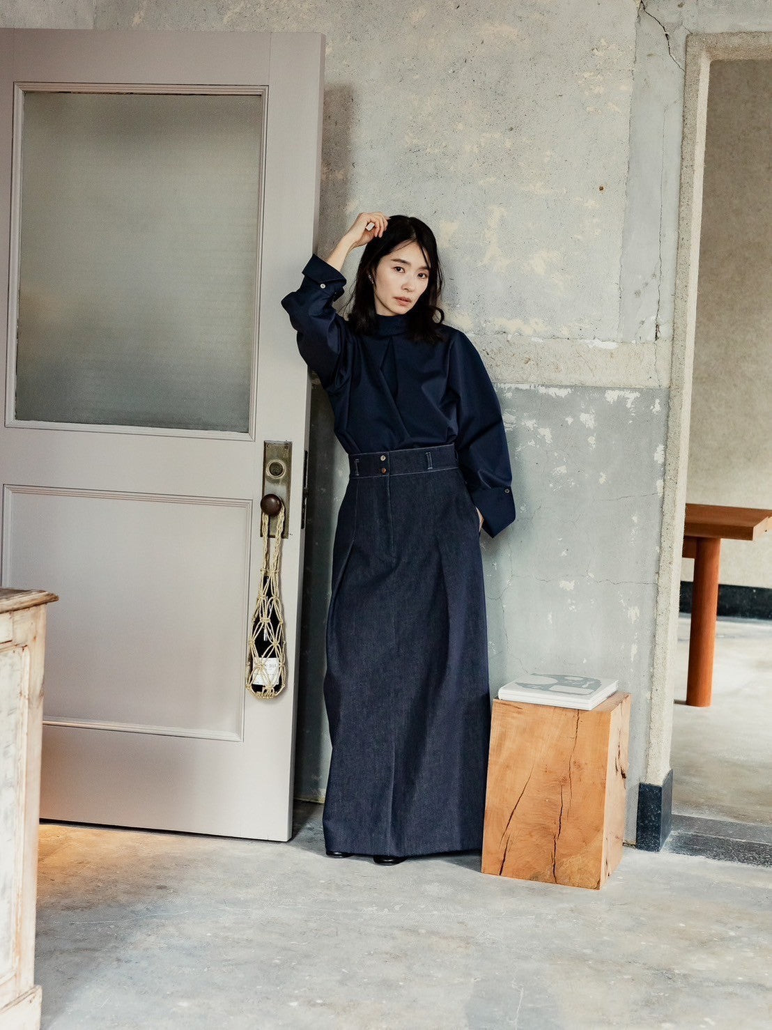 Valentina / blooming embroidery blouse (NAVY×NAVY / WHITE×SMORKY BLUE)