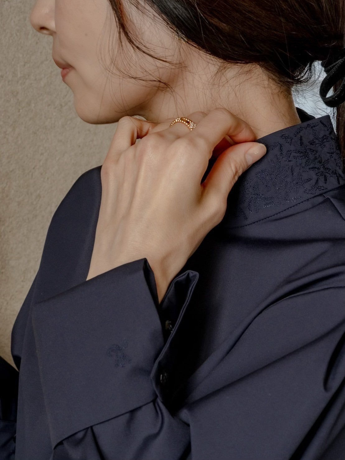 Valentina / blooming embroidery blouse (NAVY×NAVY / WHITE×SMORKY BLUE)