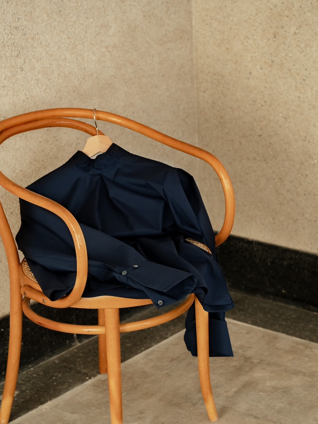Valentina / blooming embroidery blouse (NAVY×NAVY / WHITE×SMORKY BLUE)