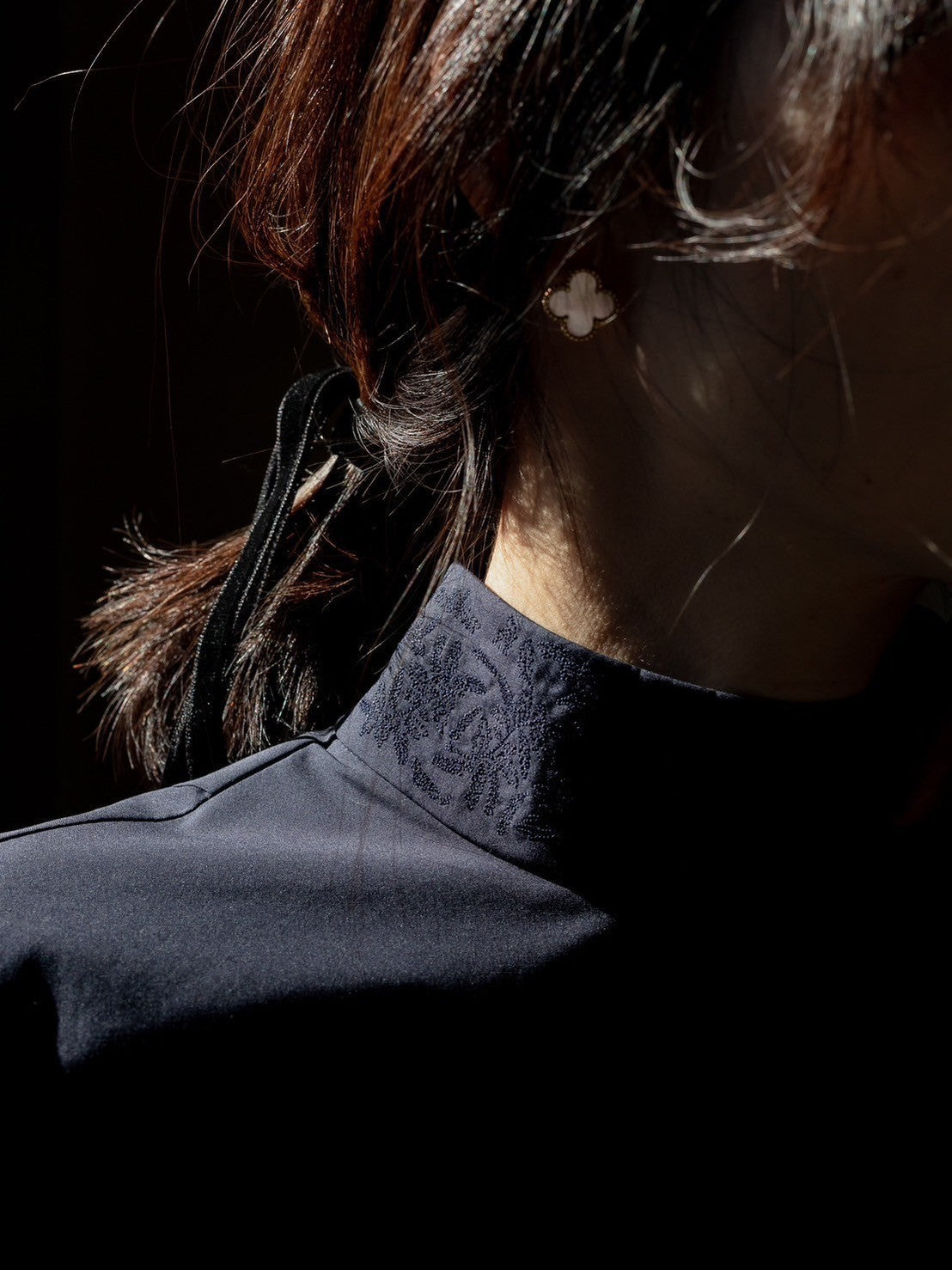 Valentina / blooming embroidery blouse (NAVY×NAVY / WHITE×SMORKY BLUE)