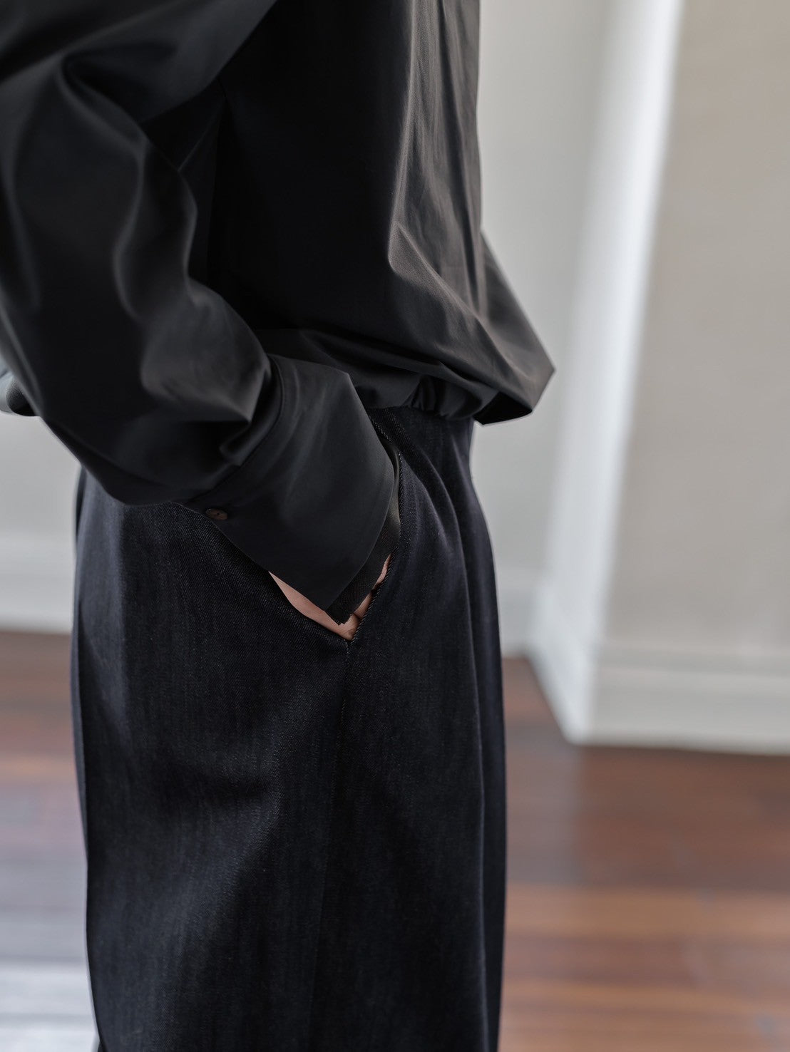 Natalie/bottle neck drape blouse