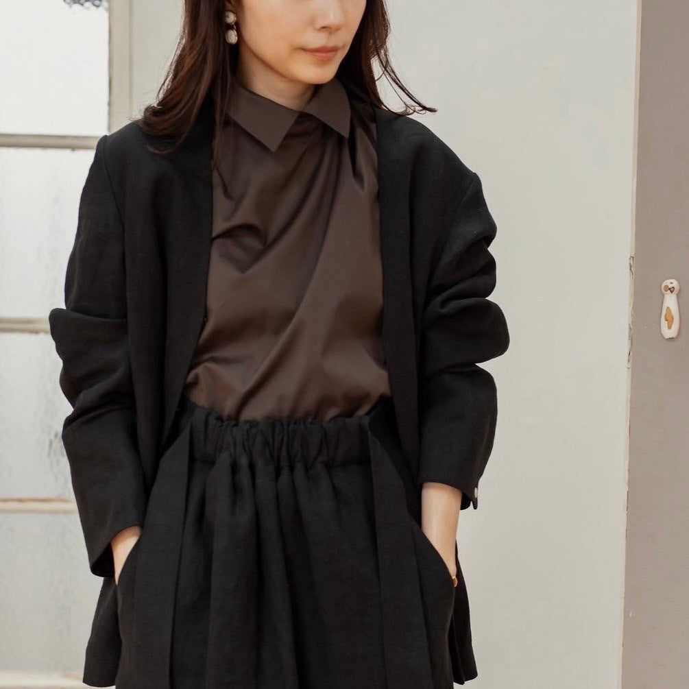Patricia / floating linen jacket (sand/carbon)