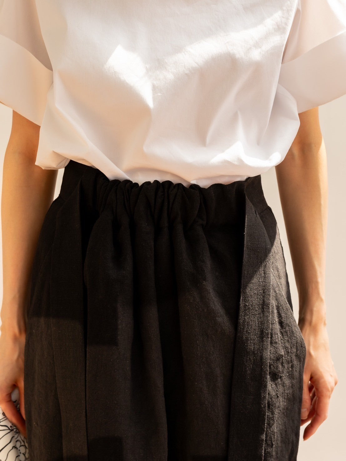 Nina / squeeze linen skirt (sand/carbon/cloud)