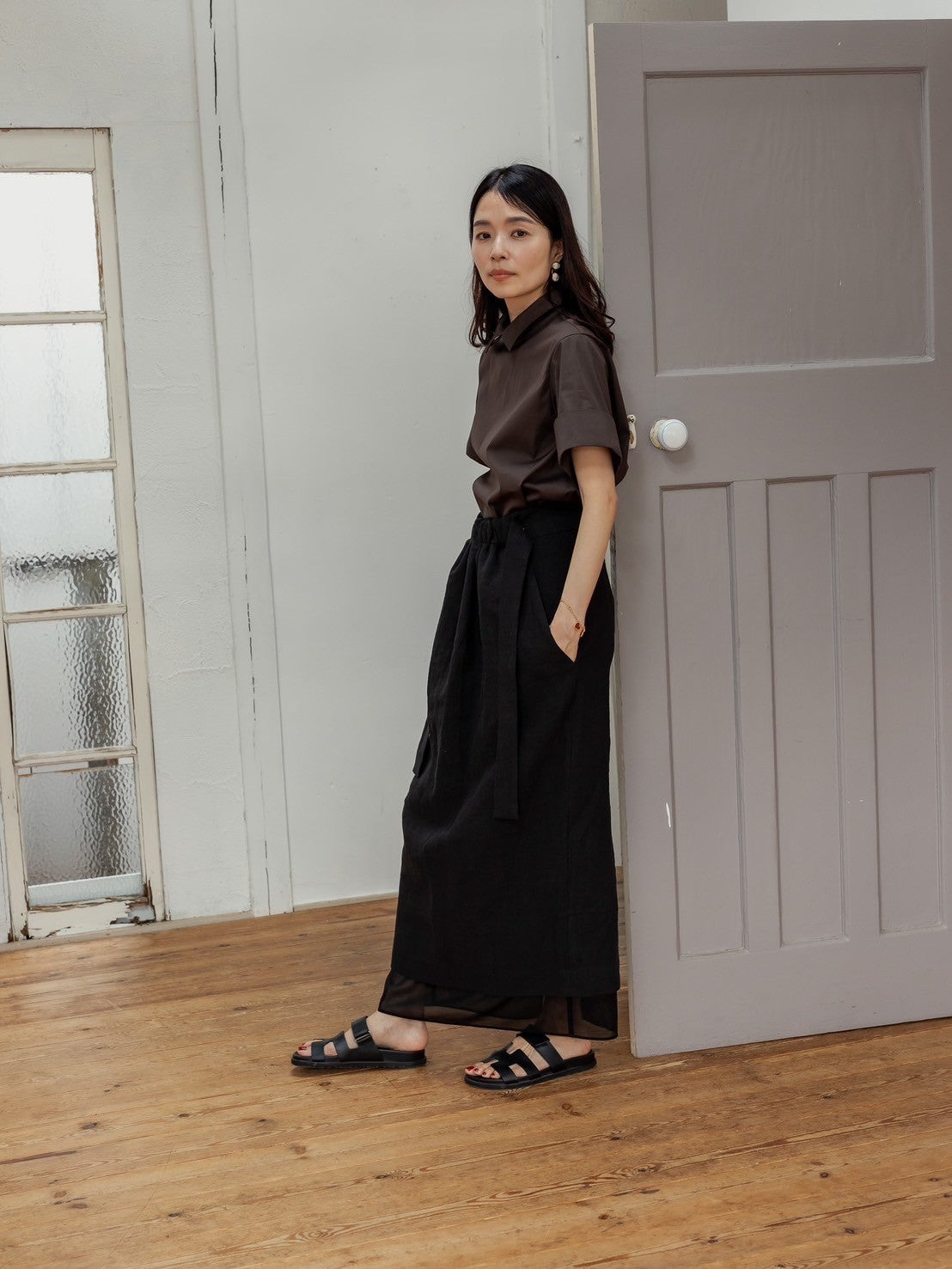 Nina / squeeze linen skirt (sand/carbon/cloud)