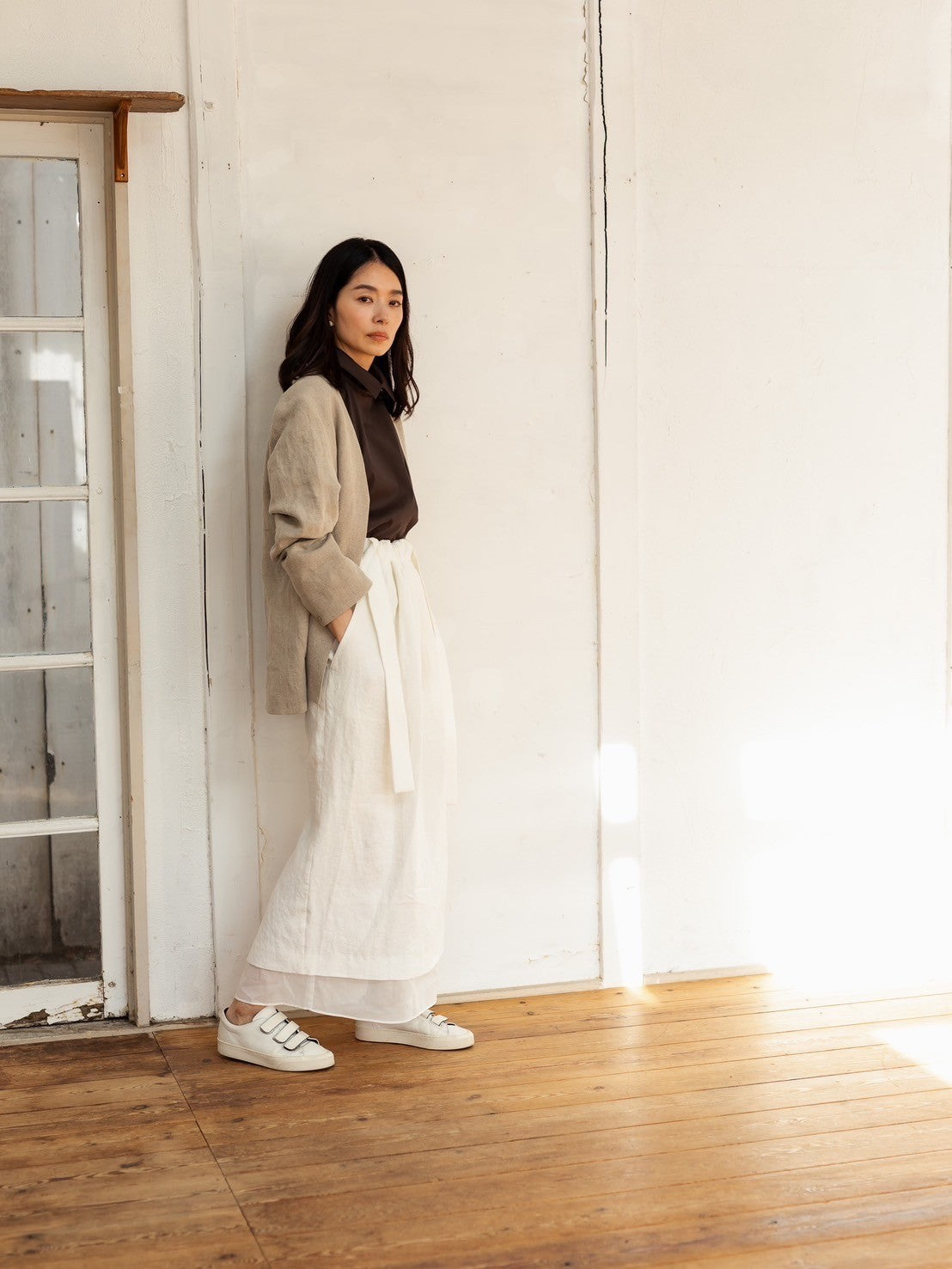 Nina / squeeze linen skirt (sand/carbon/cloud)