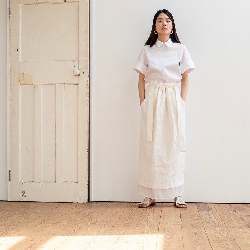 Nina / squeeze linen skirt (sand/carbon/cloud)