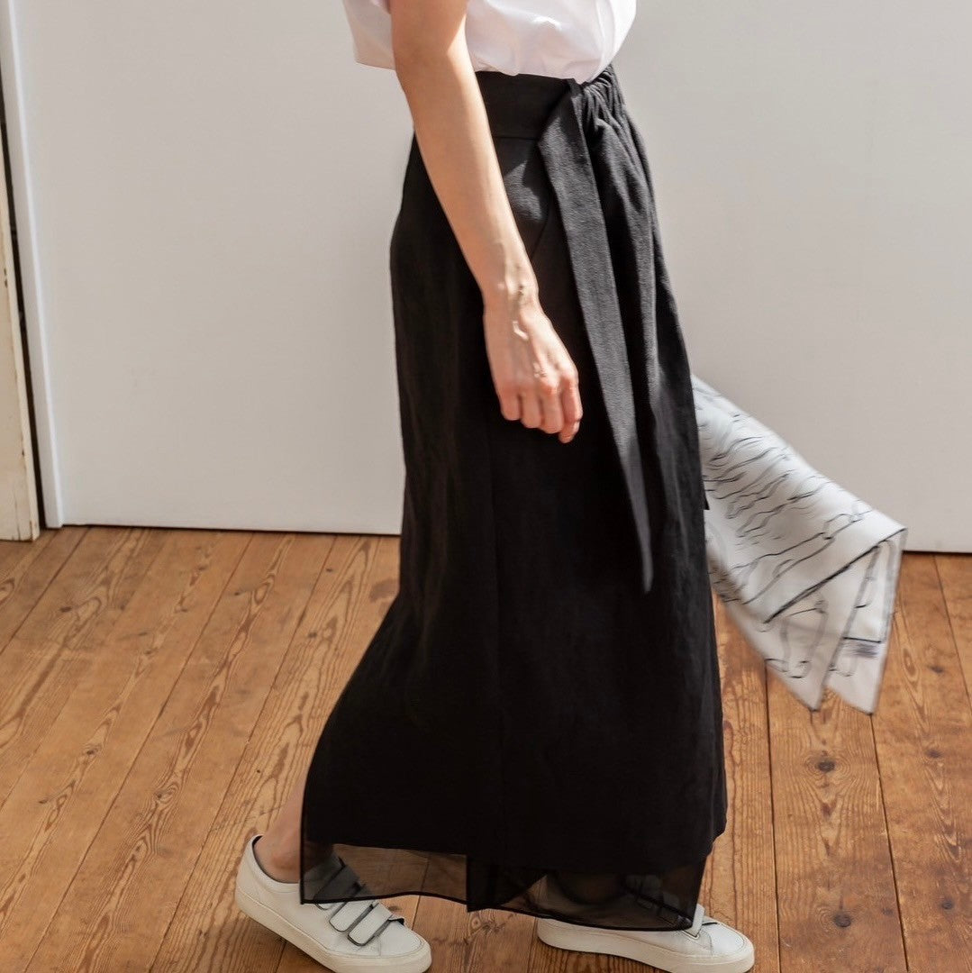 Nina / squeeze linen skirt (sand/carbon/cloud)