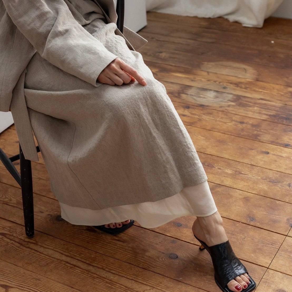 Nina / squeeze linen skirt (sand/carbon/cloud)