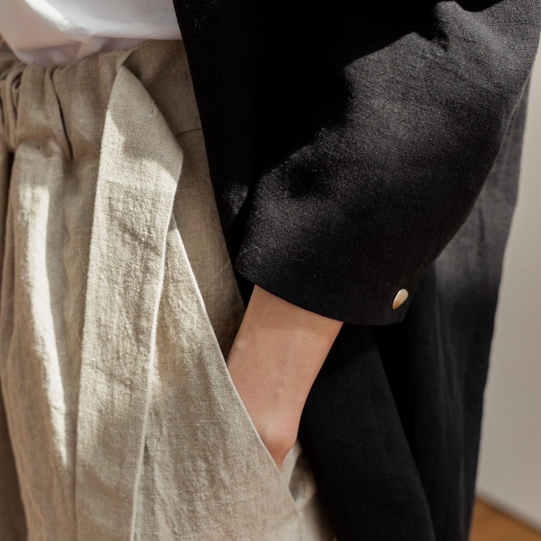 Nina / squeeze linen skirt (sand/carbon/cloud)
