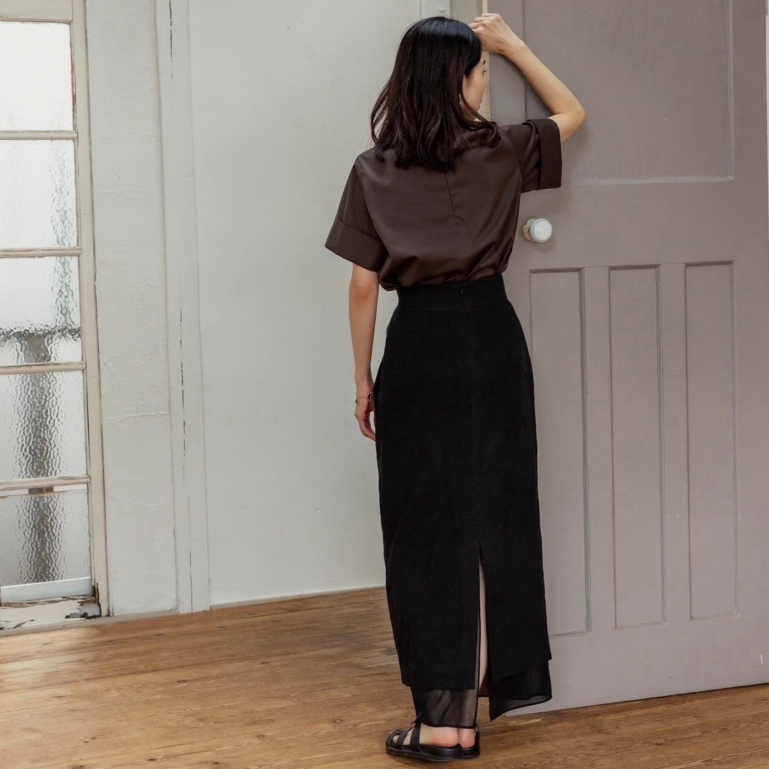 Nina / squeeze linen skirt (sand/carbon/cloud)