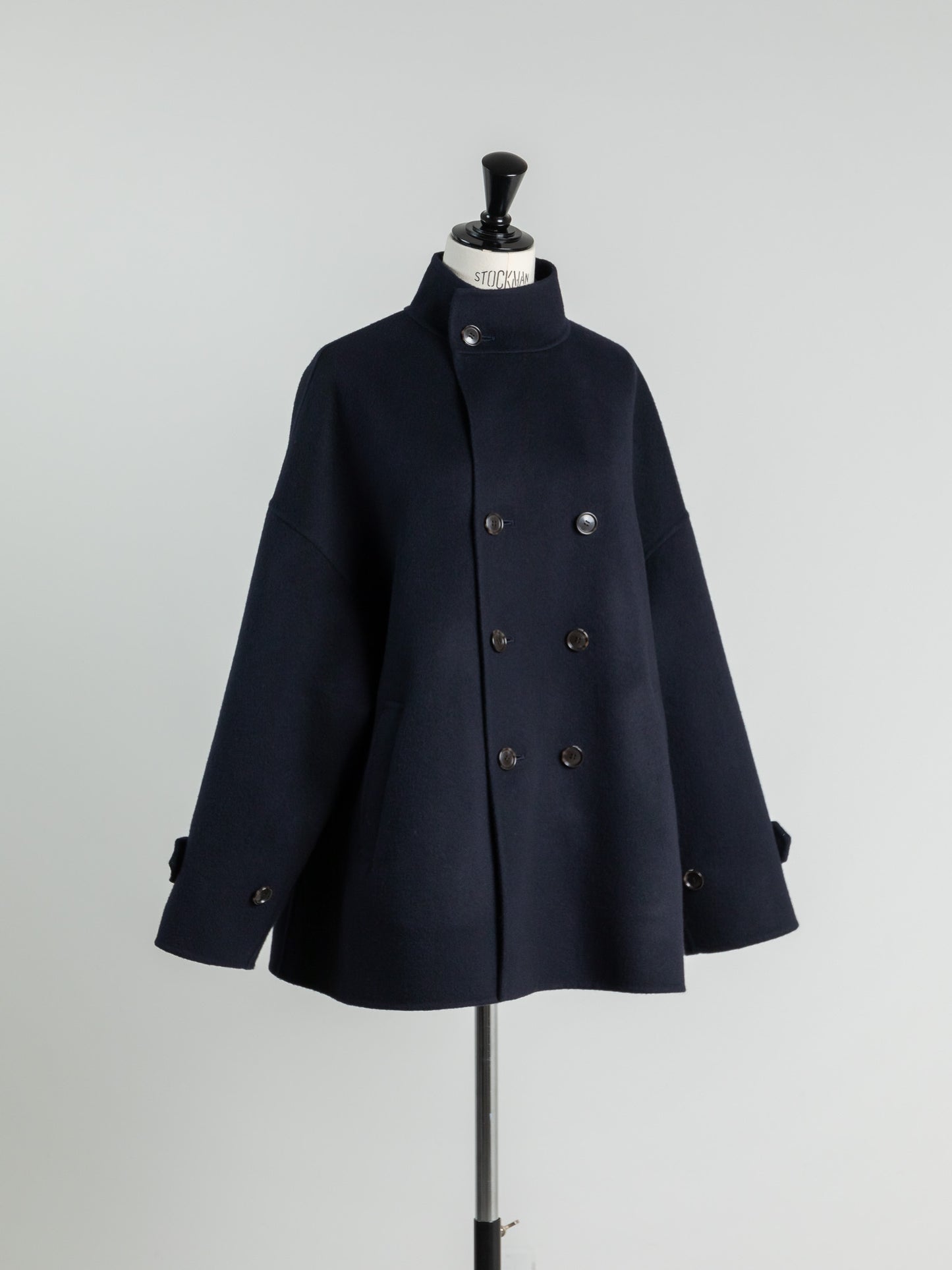 Sarah/short triangle coat