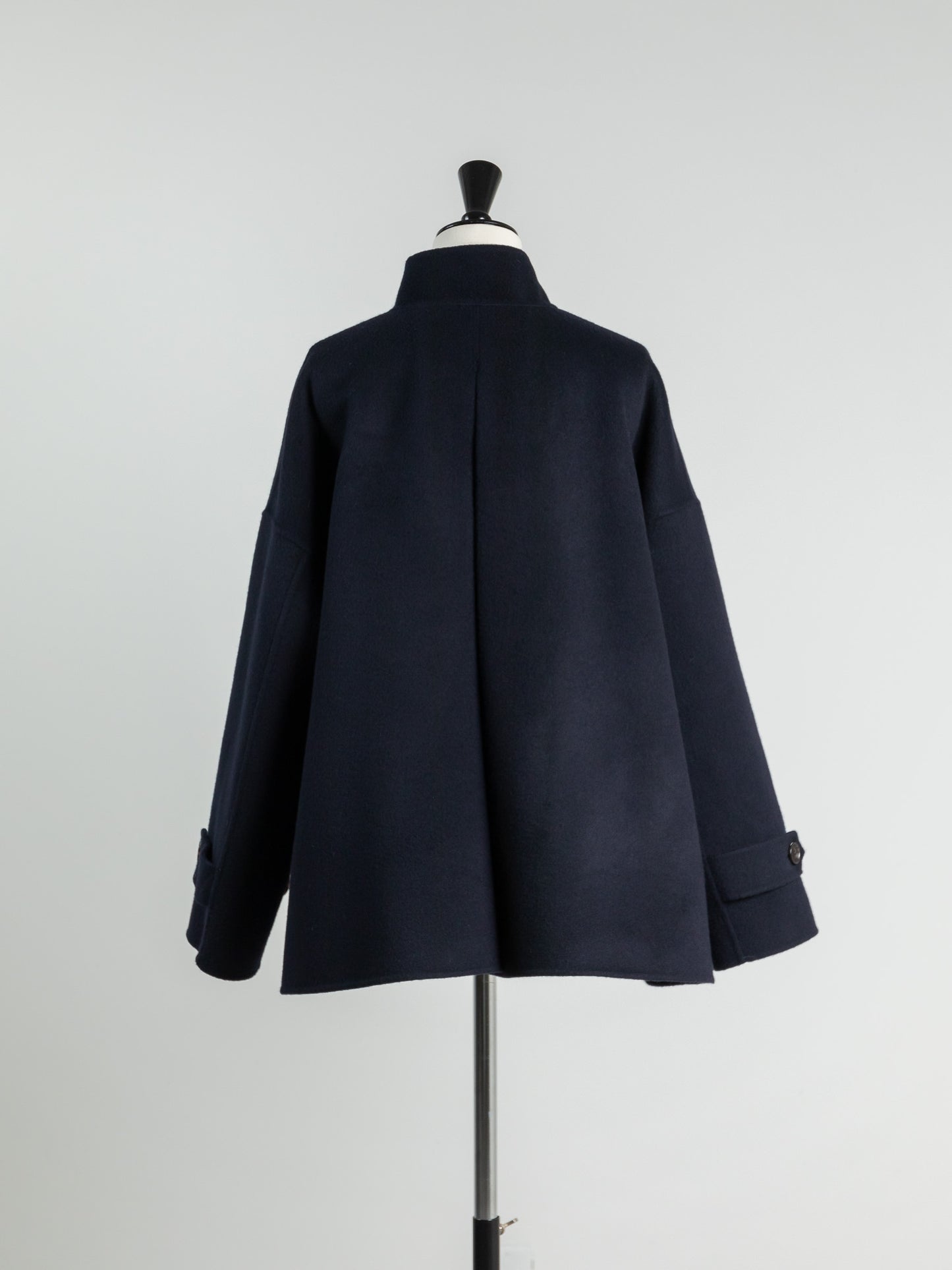 Sarah/short triangle coat