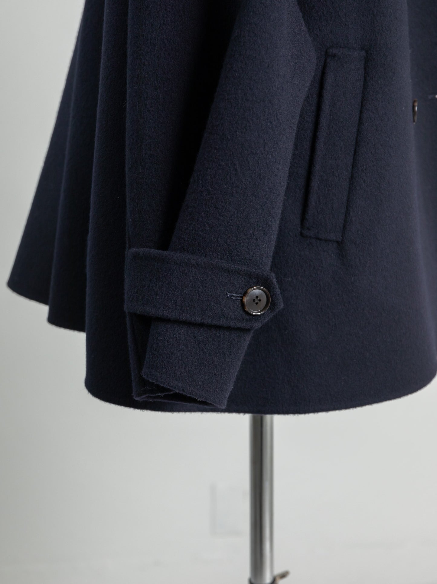 Sarah/short triangle coat