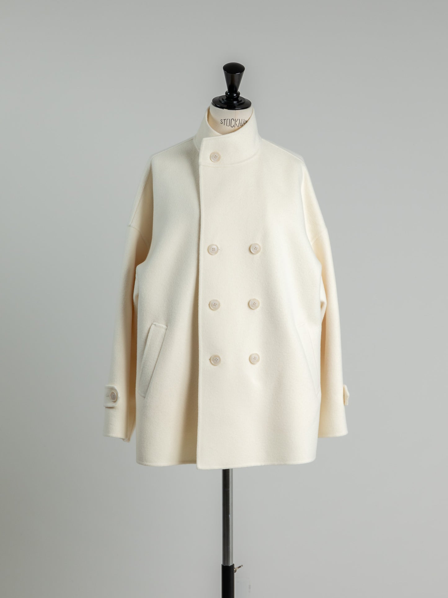 Sarah/short triangle coat