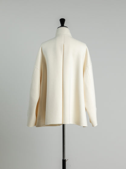 Sarah/short triangle coat
