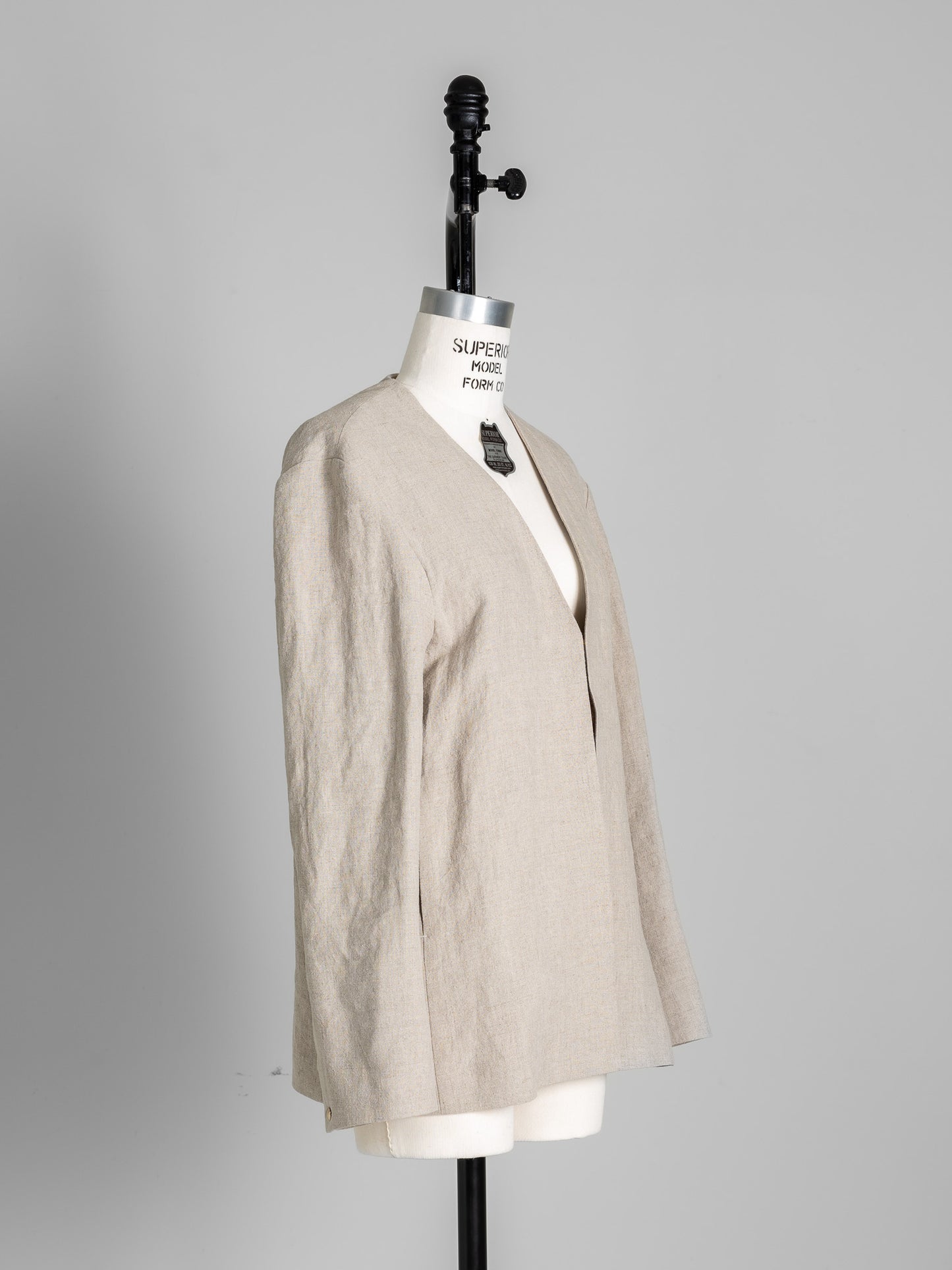 Patricia / floating linen jacket (sand/carbon)