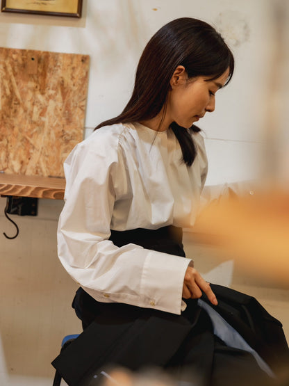Hope / deres thomas maison cotton drape blouse （BLACK/OFF-WHITE）