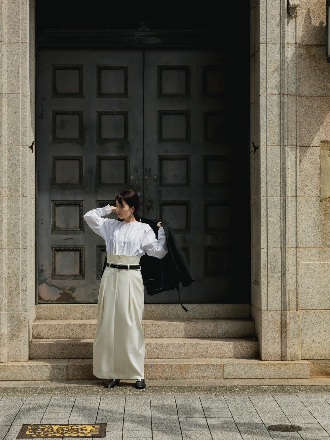 Hope / deres thomas maison cotton drape blouse (BLACK/OFF-WHITE)