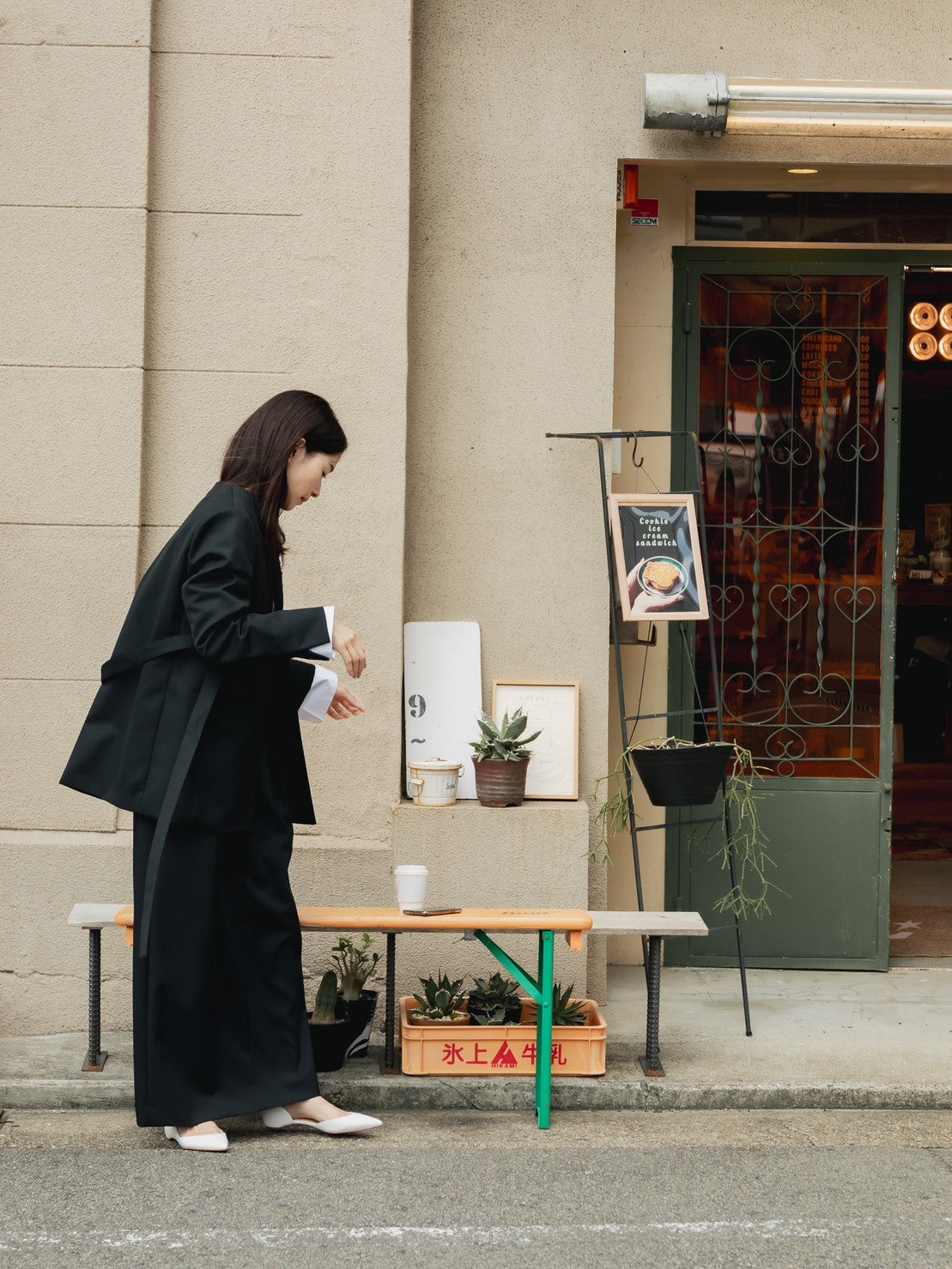 Greta / first step skirt (BLACK/OFF-WHITE)