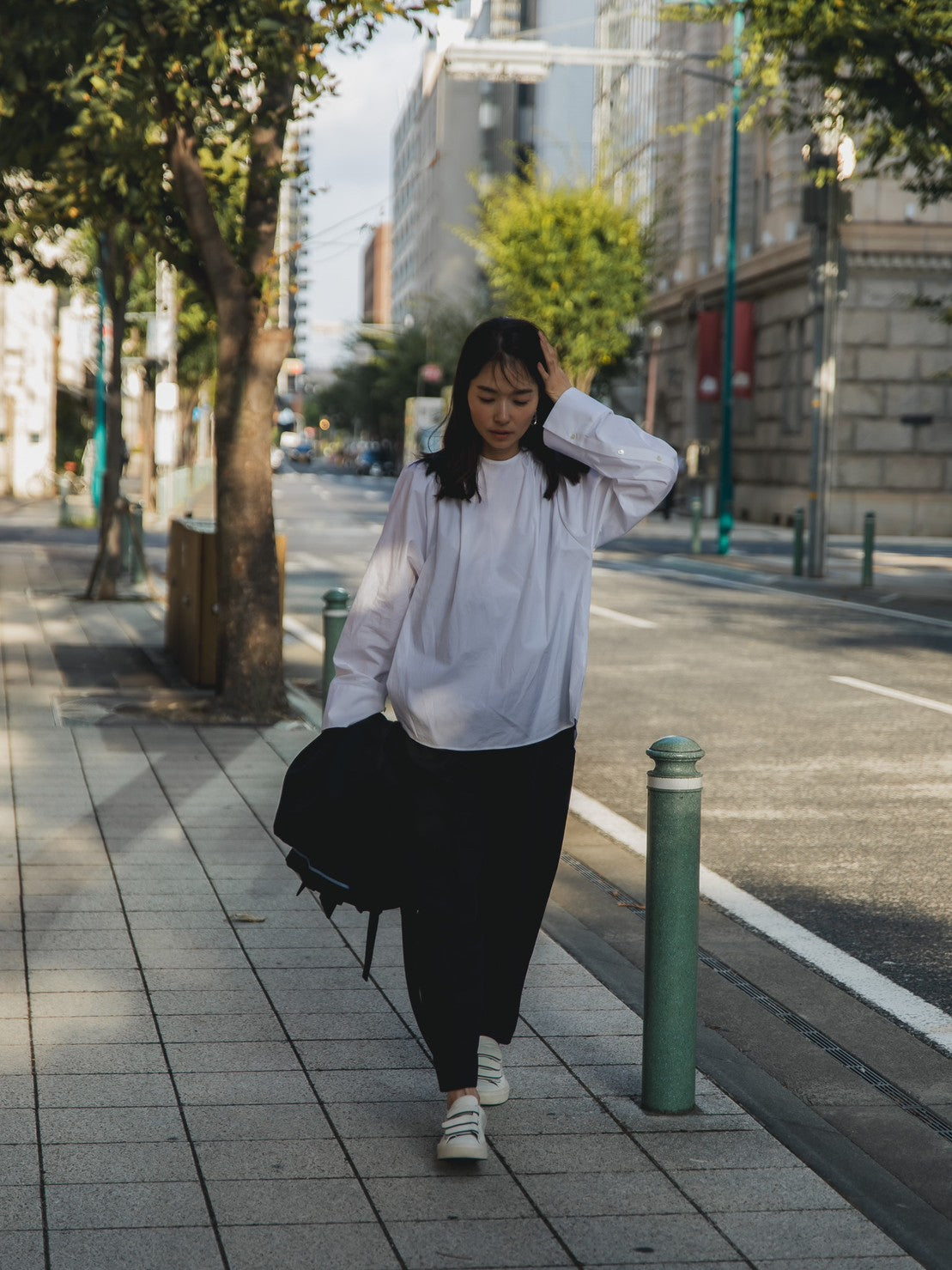 Hope / deres thomas maison cotton drape blouse (BLACK/OFF-WHITE)